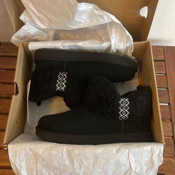 UGG Classic Ultra Mini Braid Booties Black USA Women Size 7/UK 5/EU 38 - Picture 13 of 15